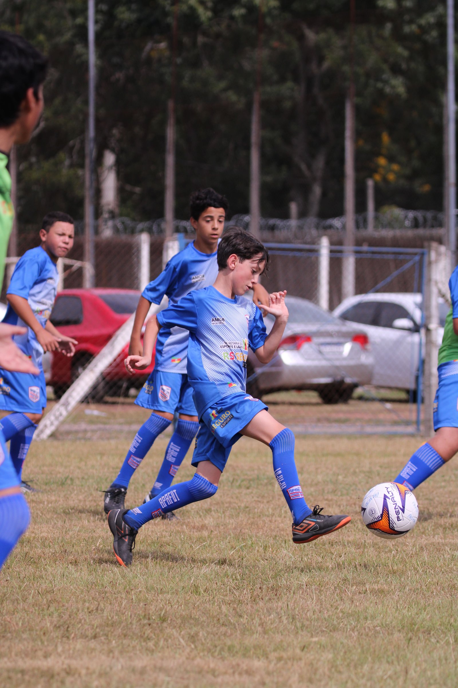 PROJETO APAFUT- EDUCANDO ATRAVÉS DO ESPORTE