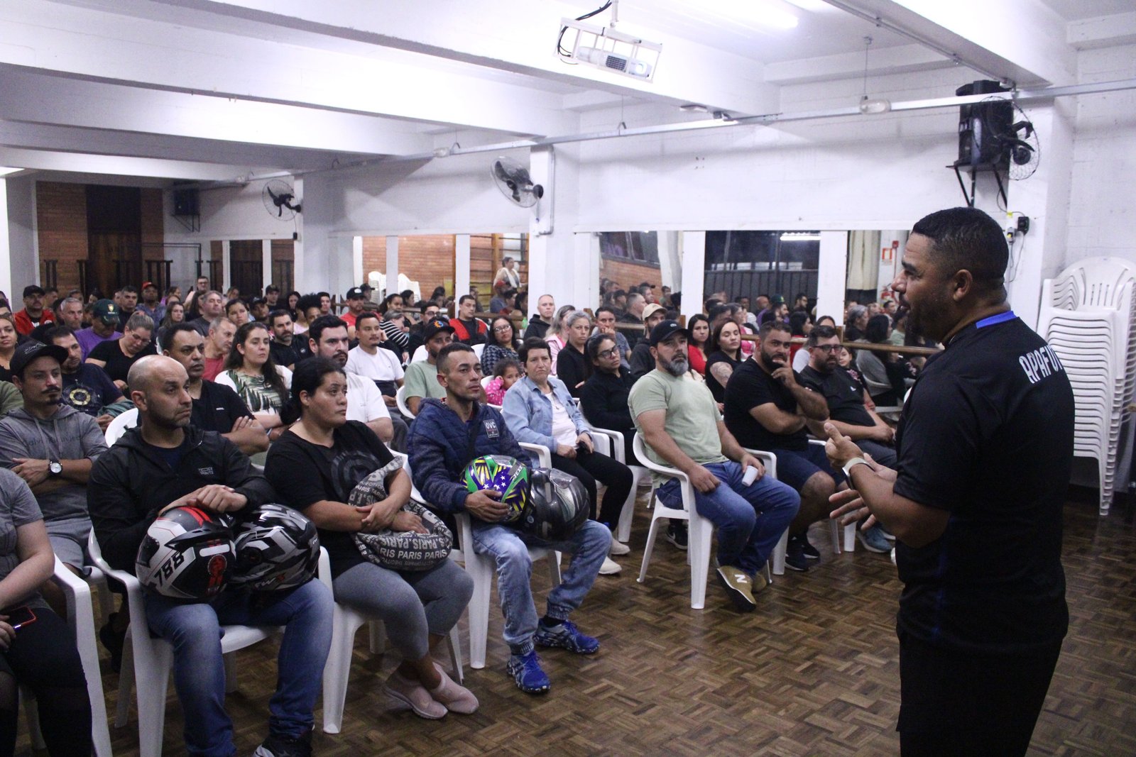 PROJETO EDUCANDO ATRAVÉS DO ESPORTE