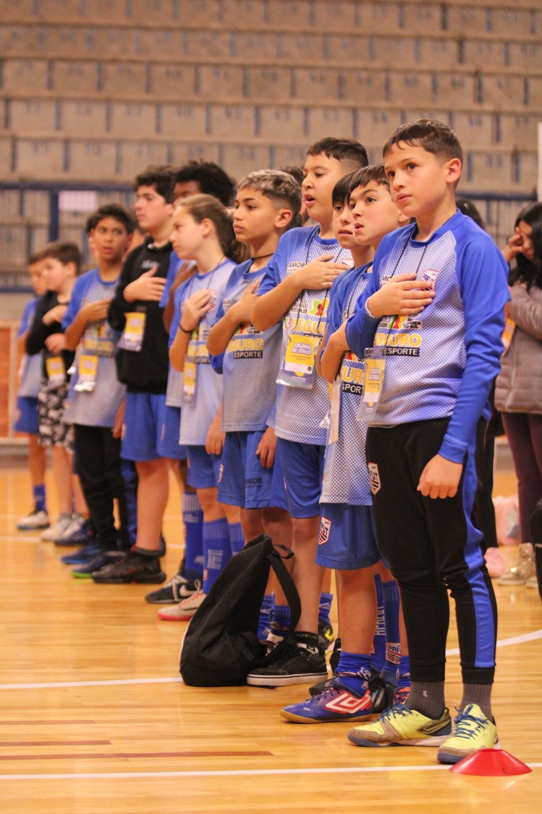PROJETO EDUCANDO ATRAVÉS DO ESPORTE.